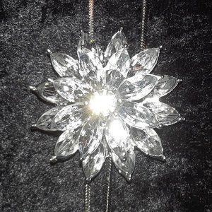 Beautiful White Luxury Starburst Zircon Rhinestone Sliding Chain Necklace